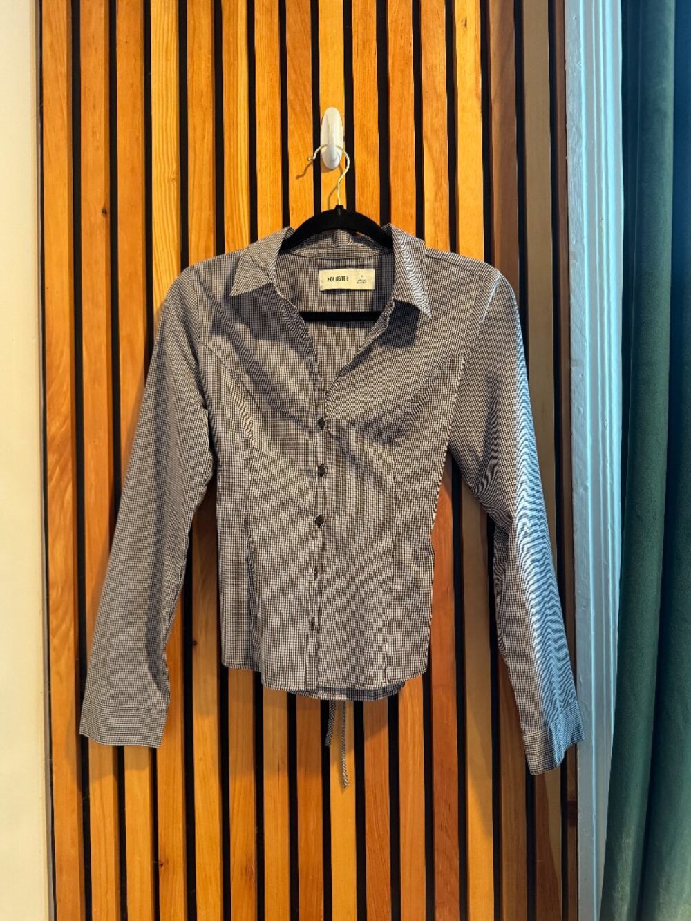 Hollister Gingham Button Down Shirt with Tie Back - Size Medium - Black/W